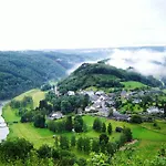 Nyaraló De Groupe De La Semois